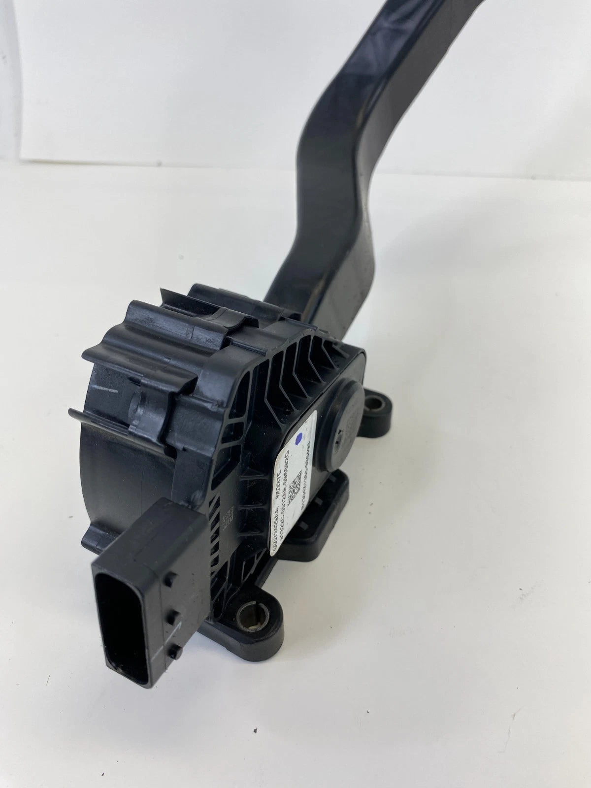 2012-2019 FIAT 500 1.4L AT ACCELERATOR GAS PEDAL 68073429AA