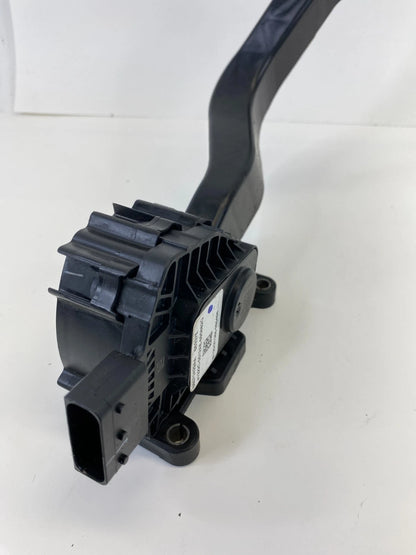 2012-2019 FIAT 500 1.4L AT ACCELERATOR GAS PEDAL 68073429AA