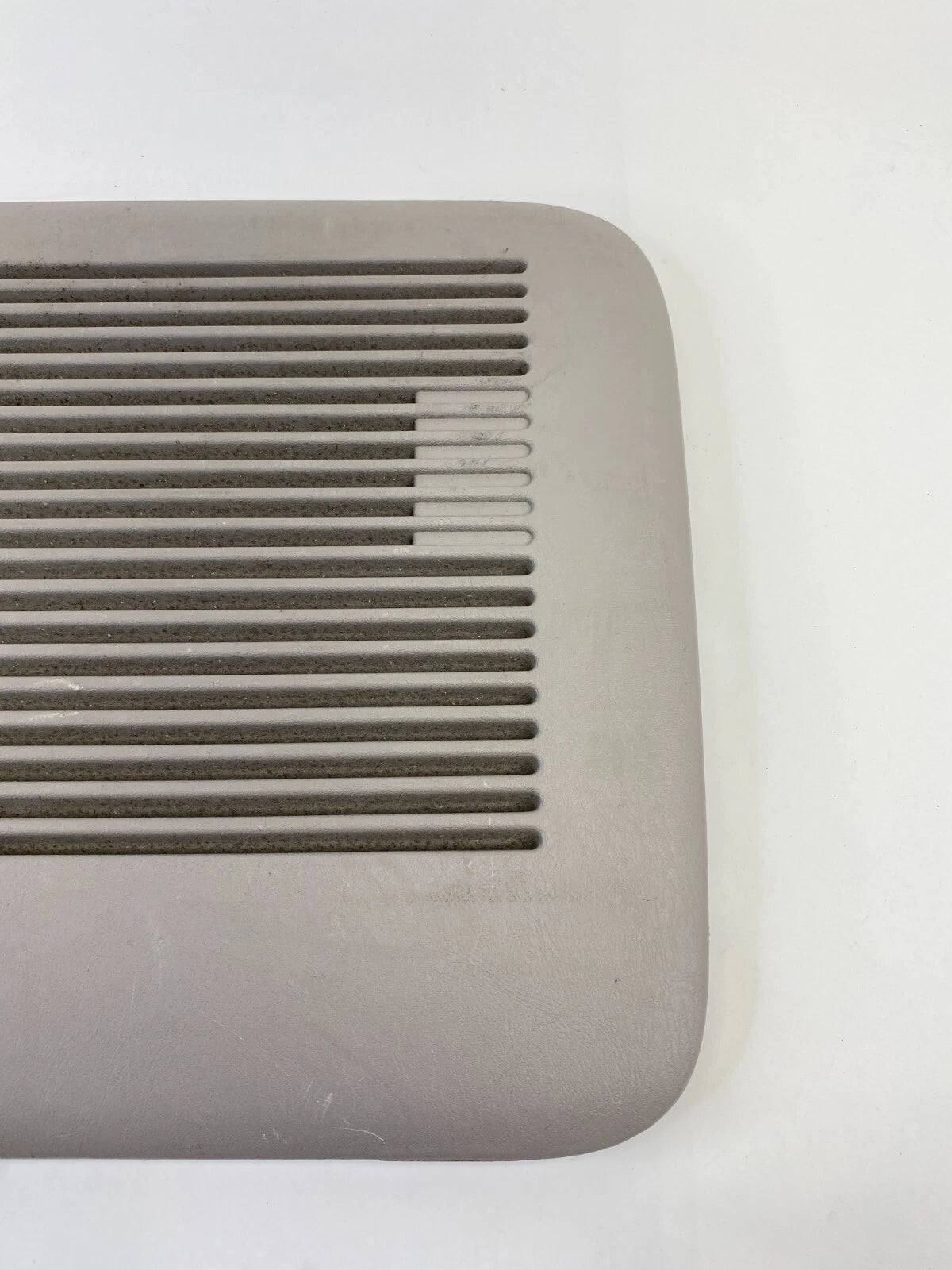2001-2004 TOYOTA SEQUOIA REAR STORAGE LID RETURN VENT A/C COVER PANEL 625880C010