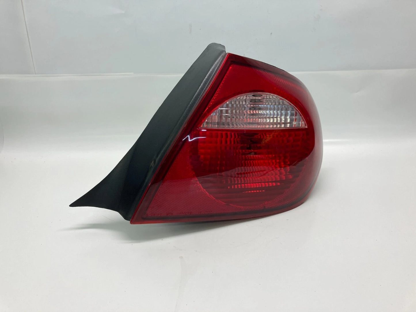 2003-2005 DODGE NEON RIGHT PASSENGER SIDE TAIL LIGHT TAILLIGHT LAMP AFTERMARKET