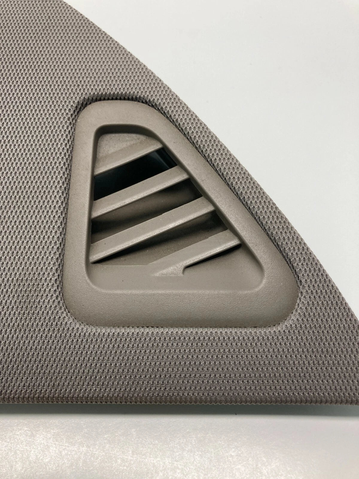 03-07 NISSAN MURANO RIGHT DASH PANEL SPEAKER COVER GRILL FINISH PLATE 68420CA000