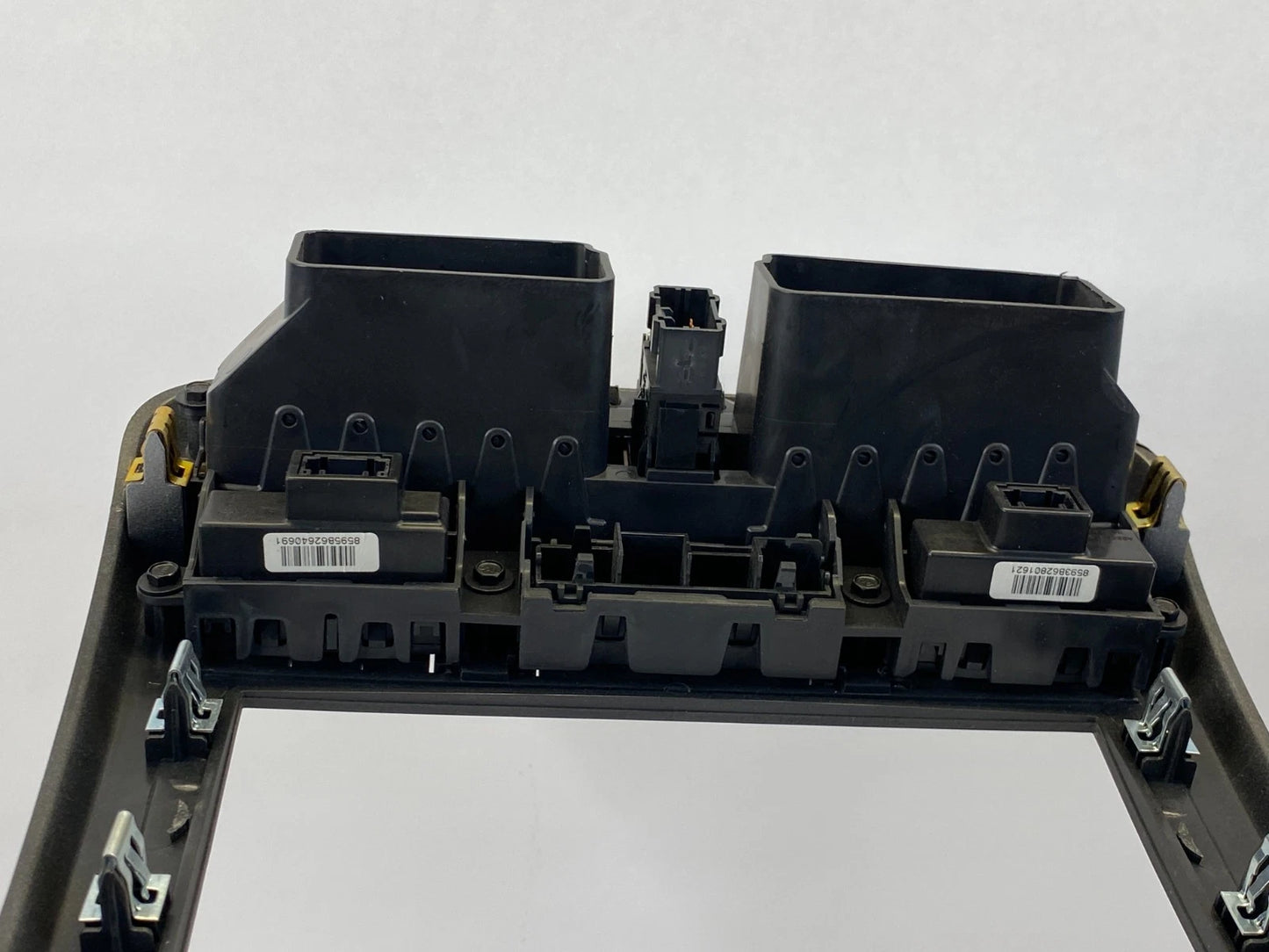 07-09 PONTIAC TORRENT CENTER DASH RADIO CLIMATE SHIFTER BEZEL TRIM 25808185 OEM
