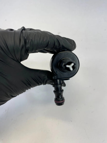 2009-2011 BMW 328I XDRIVE 07-11 328I WINDSHIELD WASHER FLUID PUMP 8377430-04 OEM