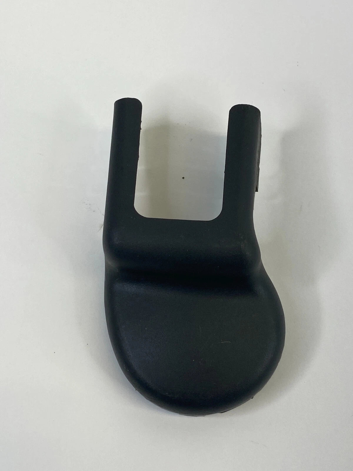 11-16 HYUNDAI ELANTRA FRONT LEFT SEAT INNER TRACK END CAP COVER 88567-3X000 OEM