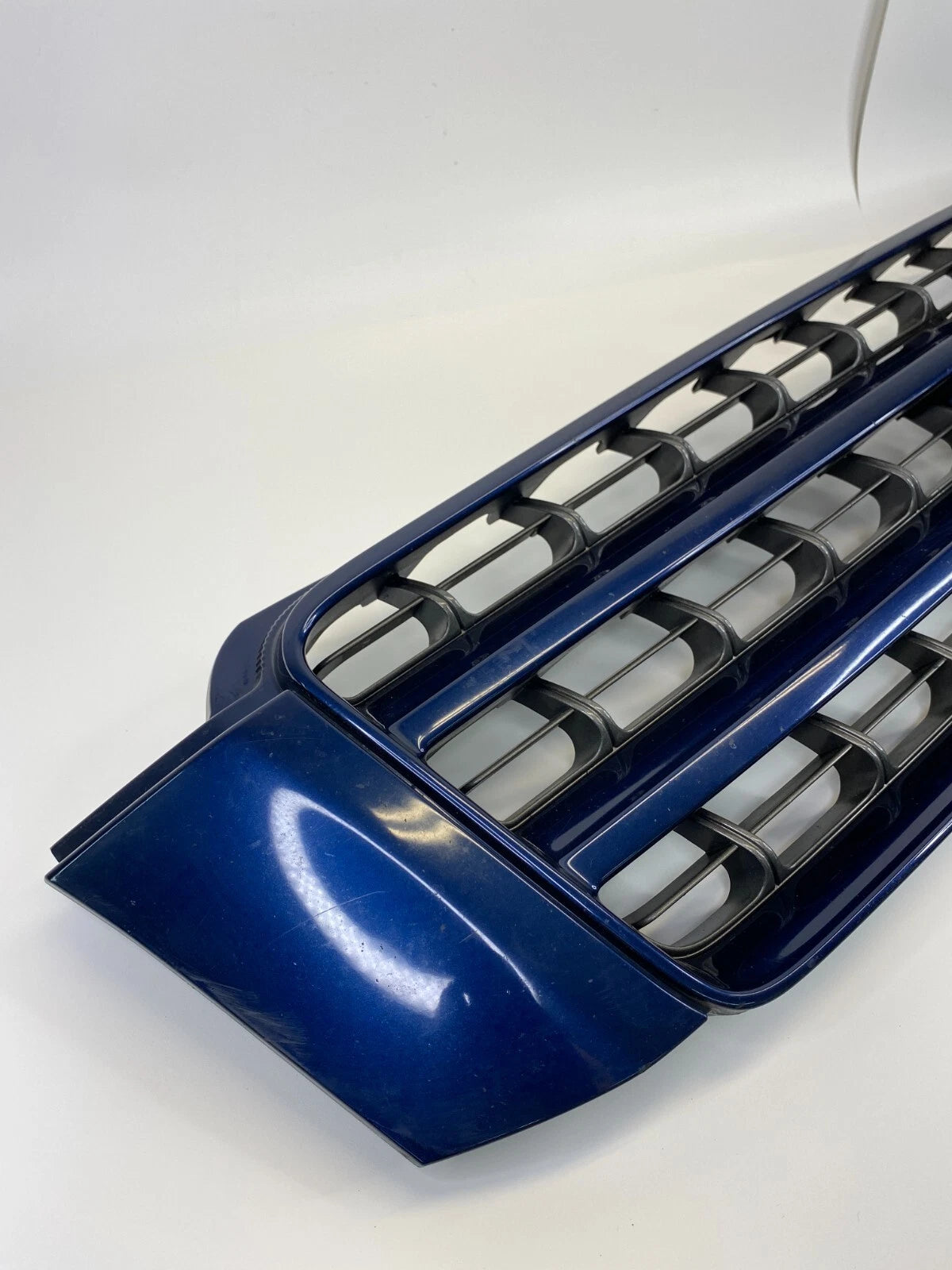 2001-2003 TOYOTA HIGHLANDER FRONT UPPER GRILL GRILLE W/ EMBLEM 53101-48060 OEM