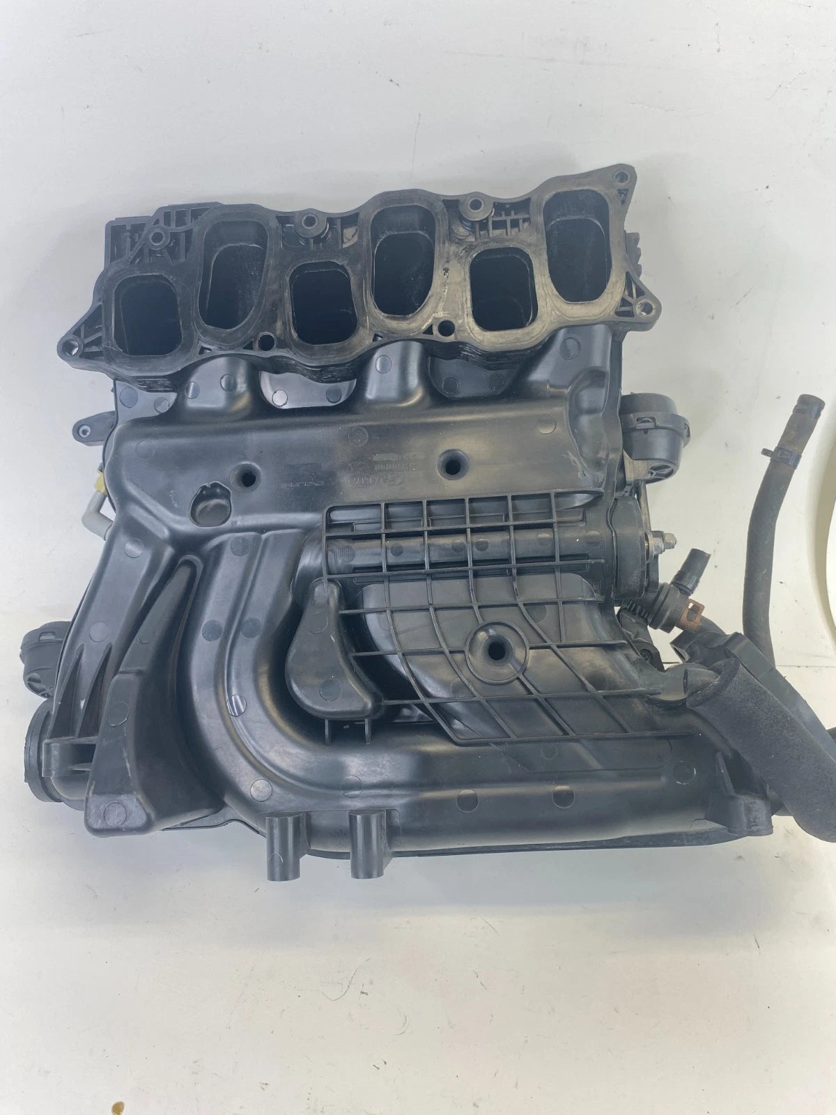 15 16 17 18 19 20 21 KIA SEDONA 3.3L V6 UPPER AIR INTAKE MANIFOLD ASSEMBLY OEM