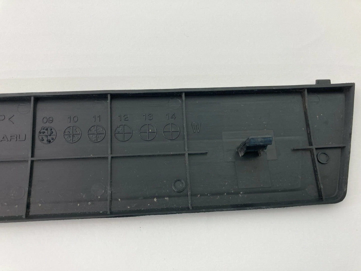 2010-2014 SUBARU OUTBACK LEGACY FRONT LEFT DRIVER DOOR SILL SCUFF PLATE COVER LH