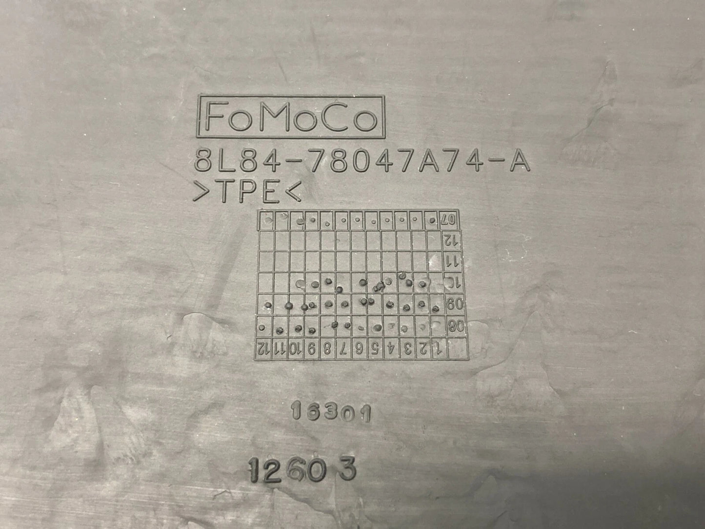 2008-2012 FORD ESCAPE CENTER CONSOLE RUBBER MAT TRAY INSERT 8L84-78047A74-A OEM