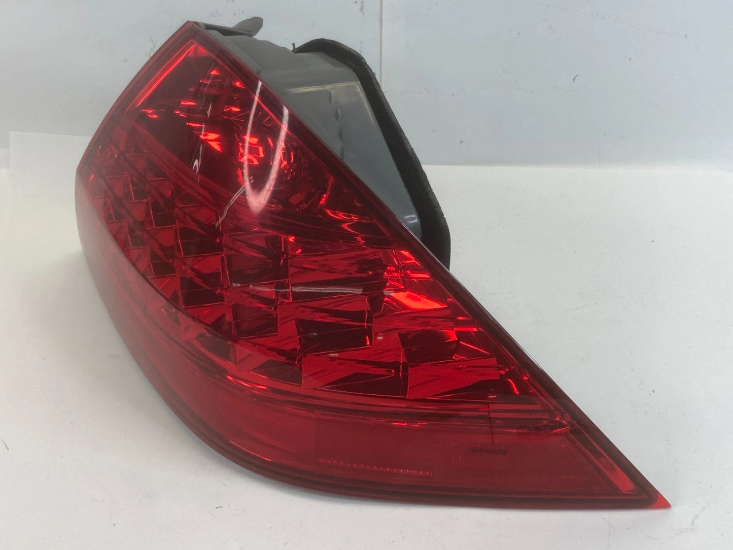 2006 2007 HONDA ACCORD SEDAN REAR LEFT DRIVER TAIL LIGHT LAMP TAILLIGHT OEM