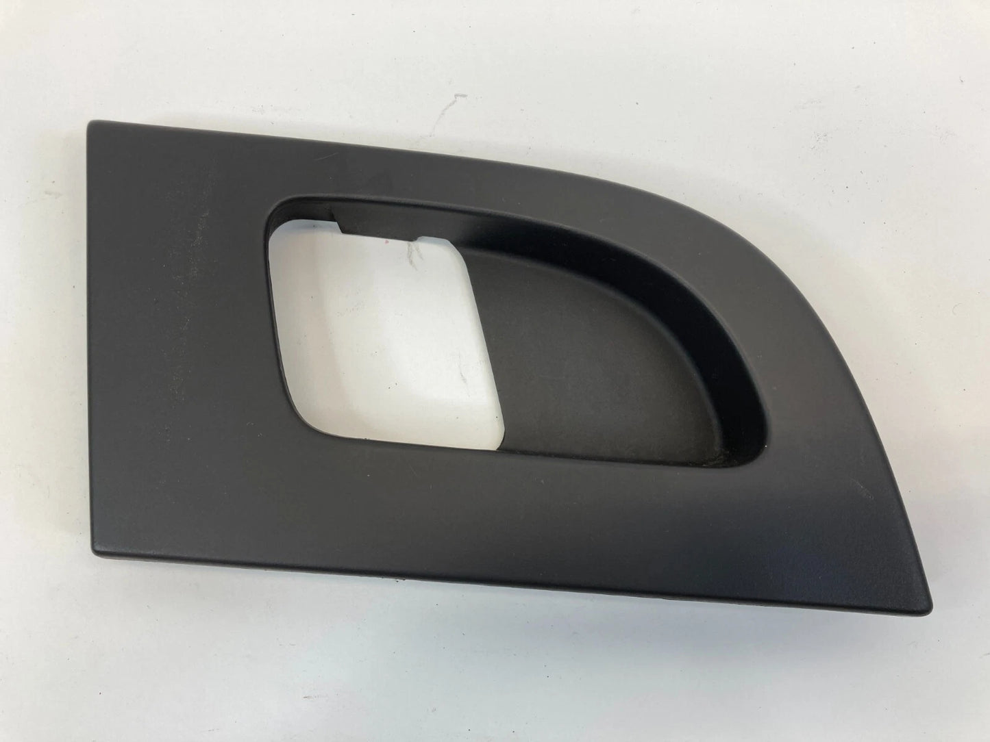 2003-2006 FORD EXPEDITION REAR LEFT INNER DOOR HANDLE COVER BEZEL 2L1X-78275A19