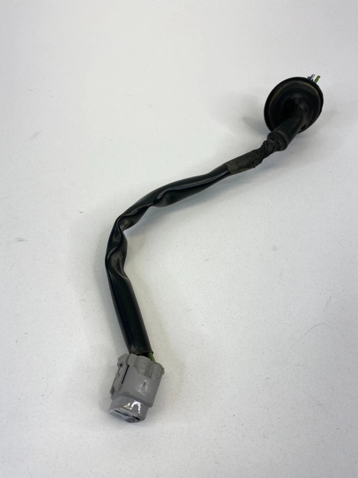 2006-2009 PONTIAC TORRENT REAR RIGHT TAIL LIGHT WIRE HARNESS CABLE CONNECTOR OEM