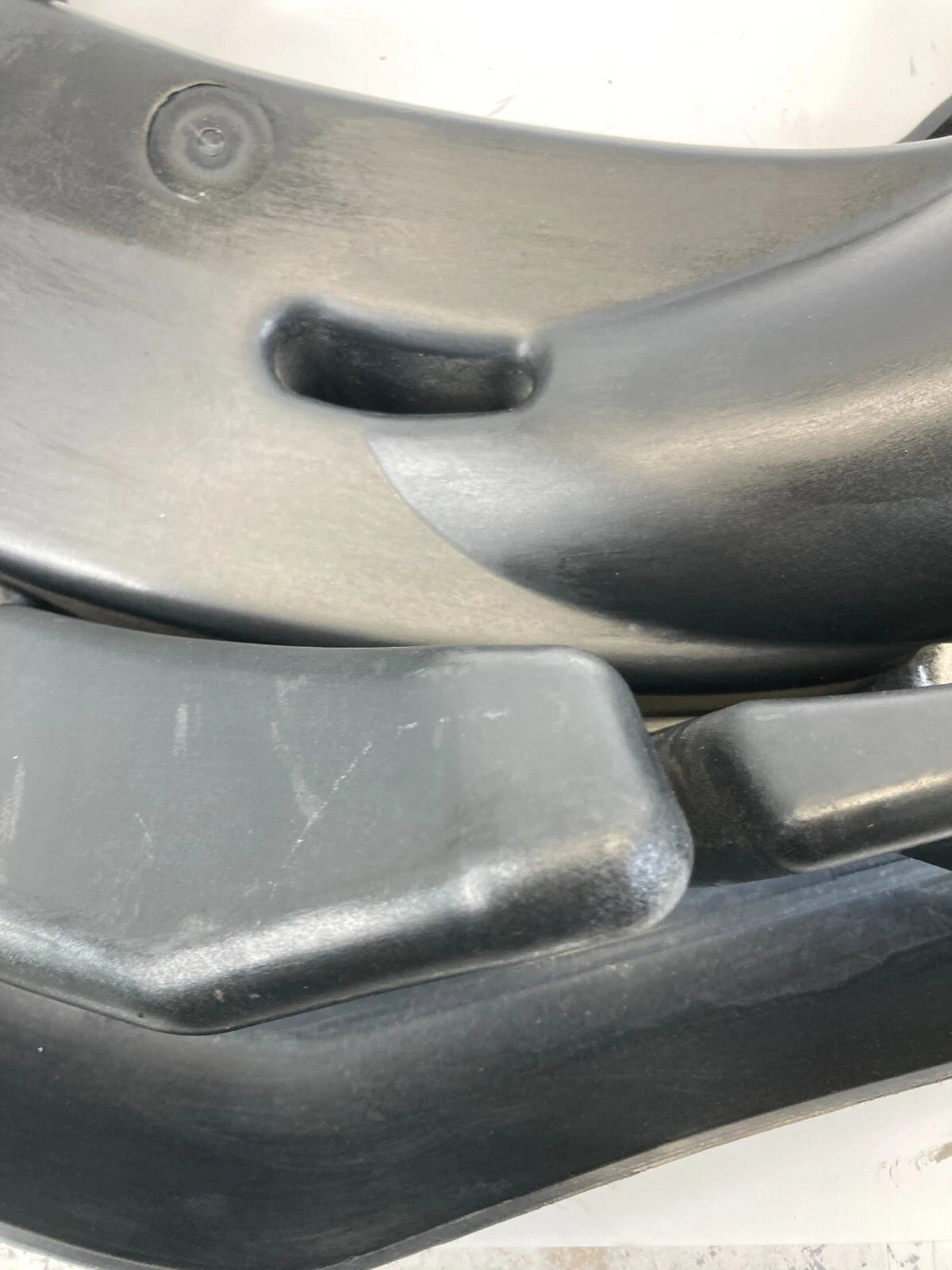 2011-2019 DODGE CHARGER 5.7L AIR CLEANER INTAKE DUCT INLET TUBE ASSEMBLY OEM