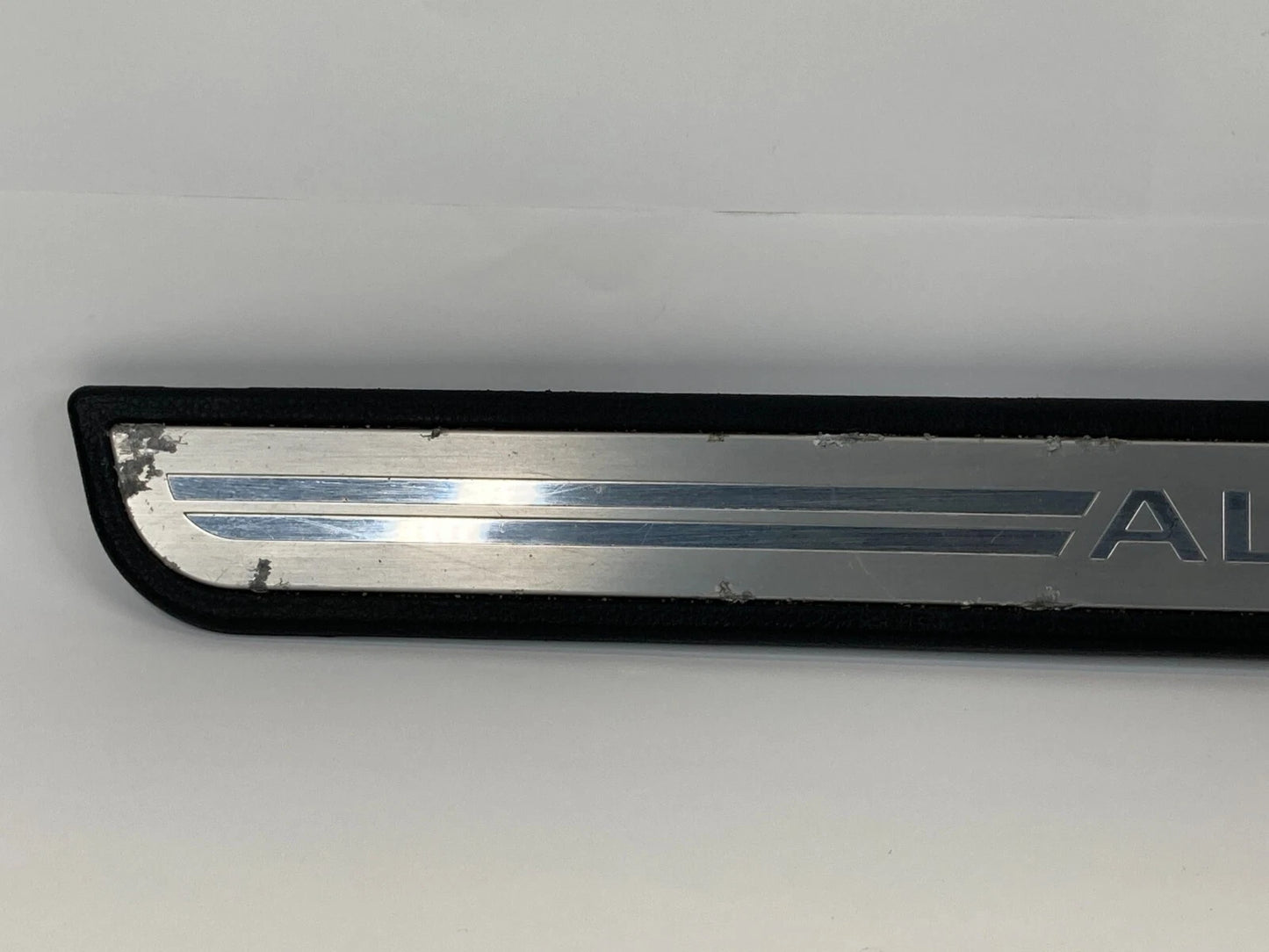 2007-2013 NISSAN ALTIMA FRONT LEFT DOOR SCUFF SILL TRIM PLATE 999M1-UT000 OEM