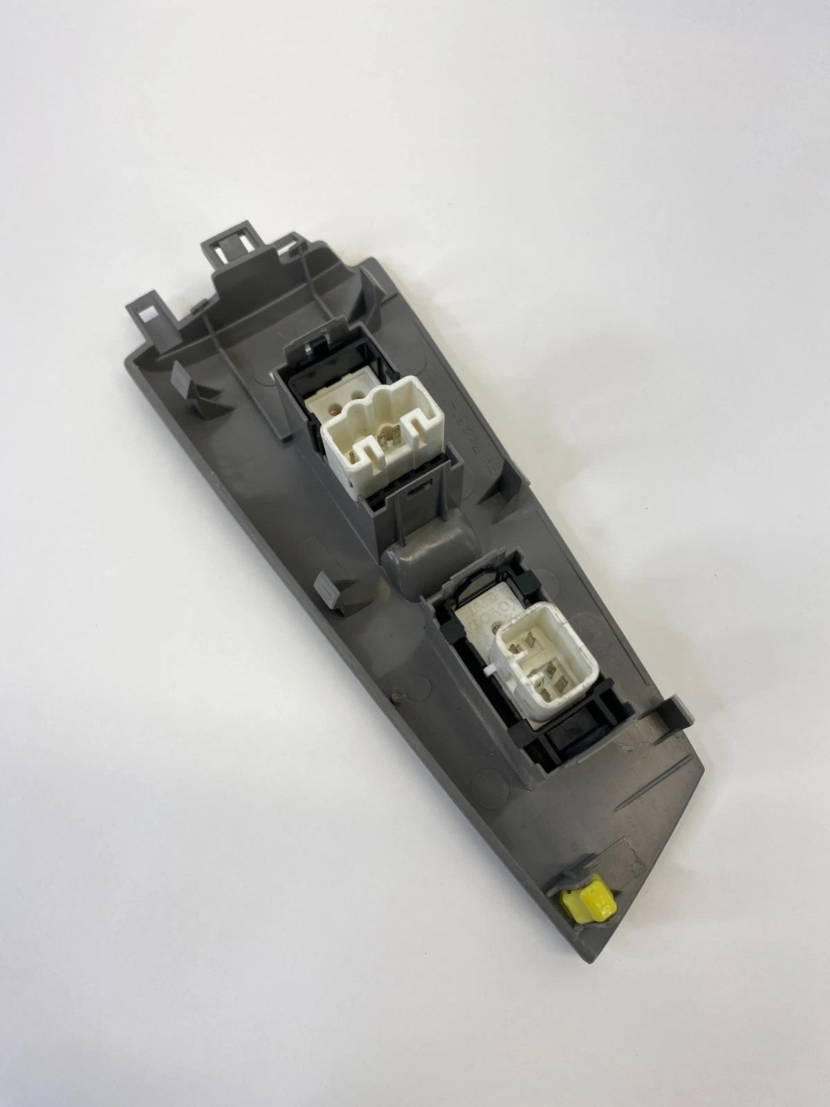 03-08 TOYOTA COROLLA FRONT RIGHT PASSENGER DOOR WINDOW SWITCH BEZEL 74231-02320