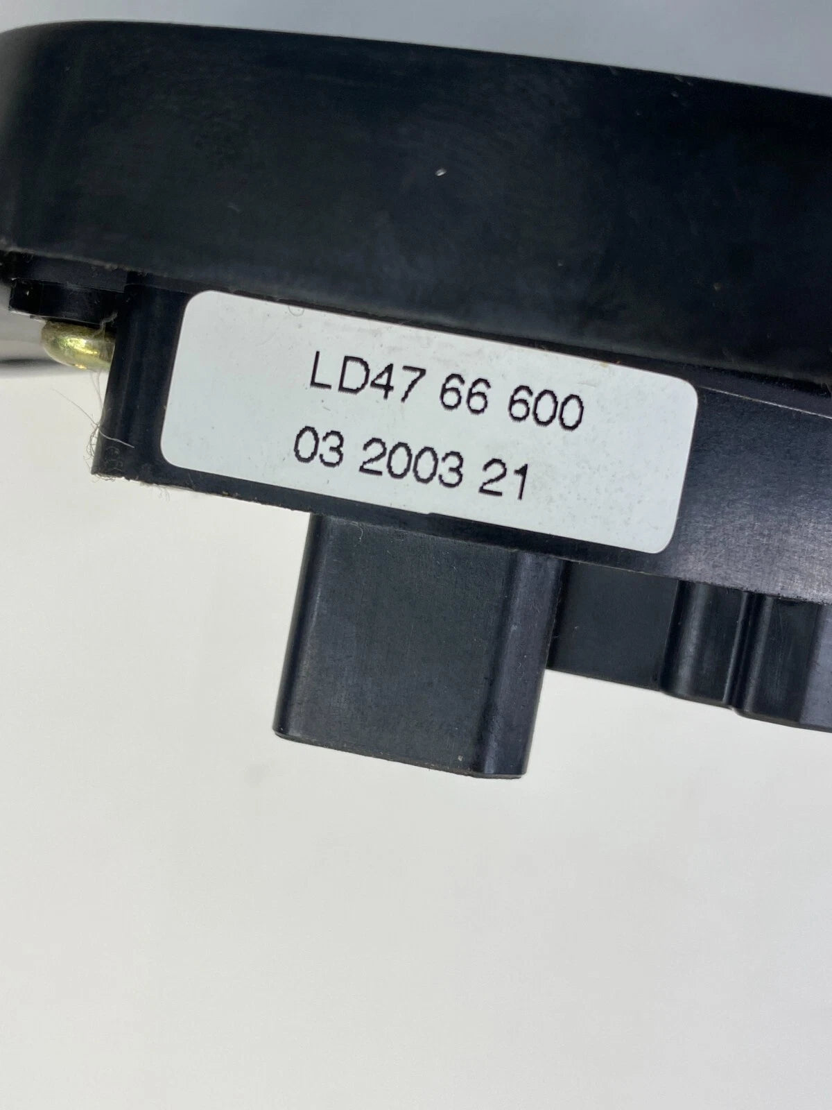 2002-2006 MAZDA MPV DASH POWER MIRROR CONTROL SWITCH BUTTON LD47-66-600 OEM