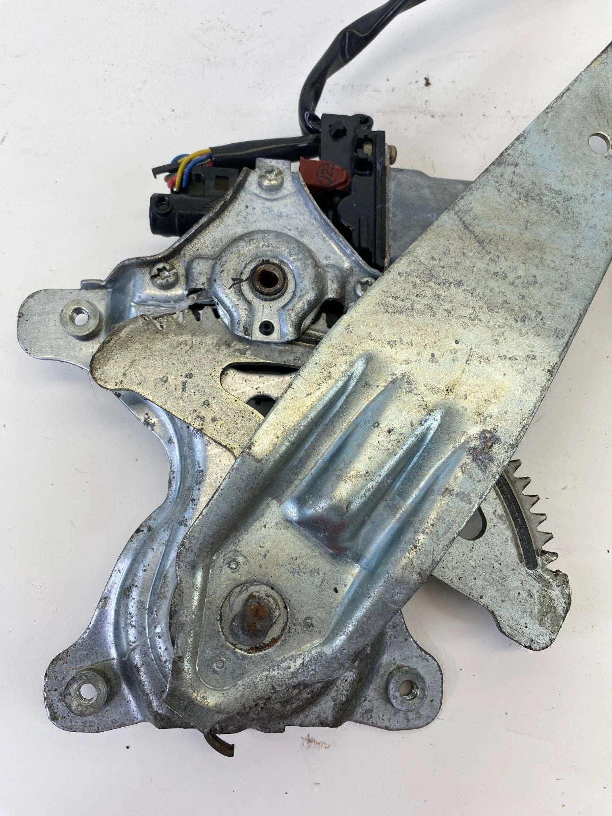 1998-2005 LEXUS GS300 REAR RIGHT SIDE DOOR WINDOW MOTOR REGULATOR 85720-30291