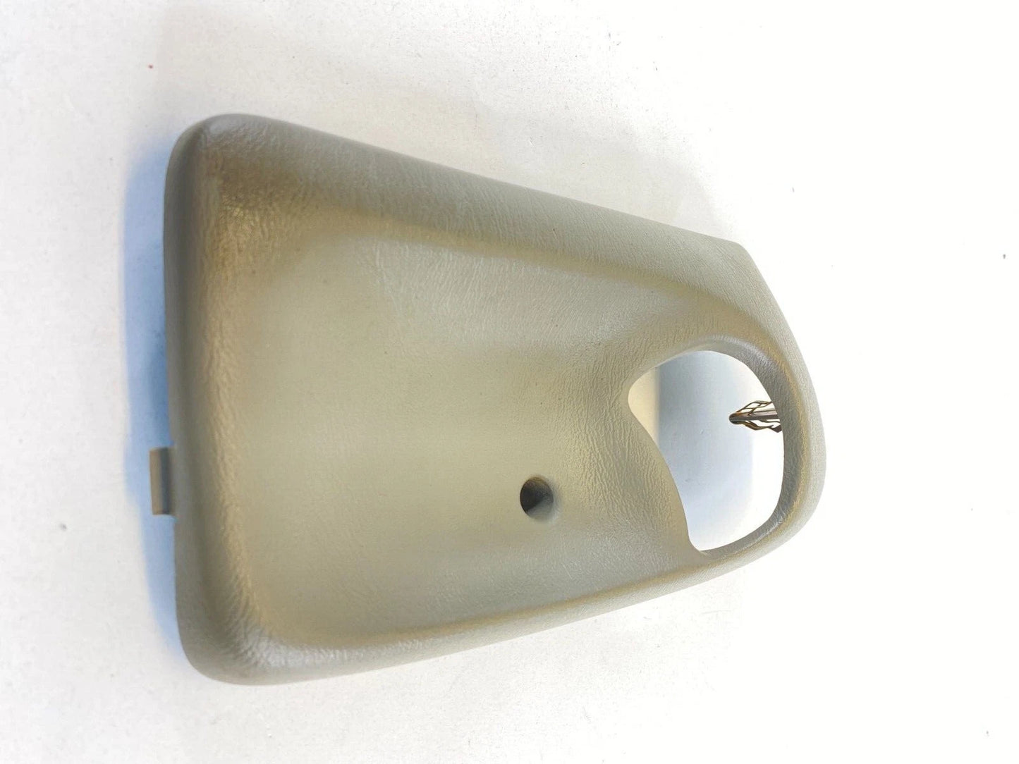 2000-2005 CHEVROLET IMPALA REAR LEFT INTERIOR DOOR HANDLE BEZEL COVER 10355291