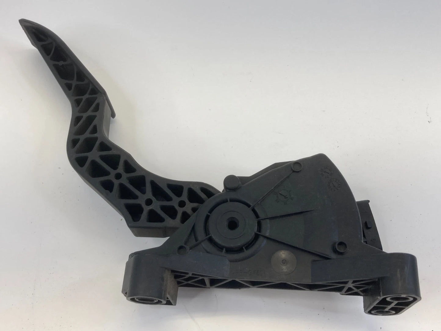 2010-2012 KIA SEDONA 3.5L V6 ACCELERATOR GAS PEDAL TRAVEL SENSOR 32700-4DXXX OEM
