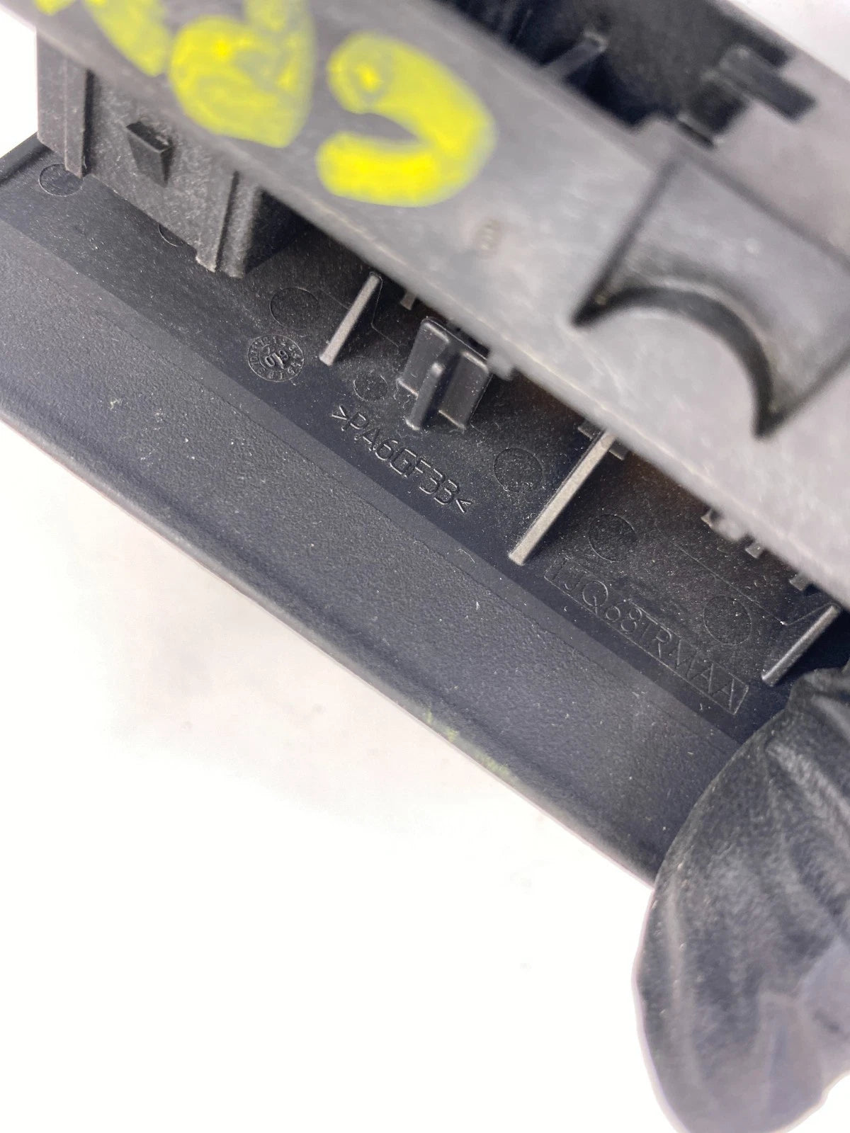 2009 2010 DODGE JOURNEY GLOVE BOX DOOR LOCK RELEASE HANDLE 1JQ68TRMAA OEM