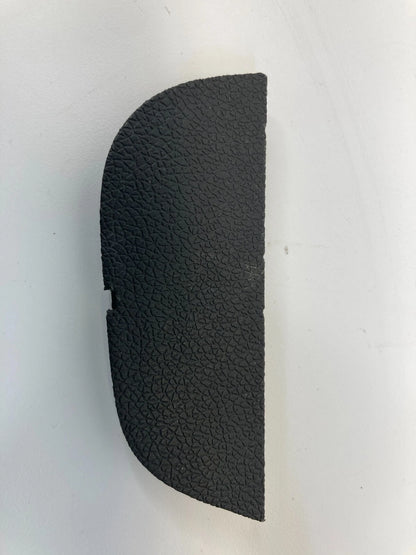 09-12 CHEVROLET TRAVERSE FRONT RIGHT SIDE DOOR ARMREST TRIM COVER CAP 15948053