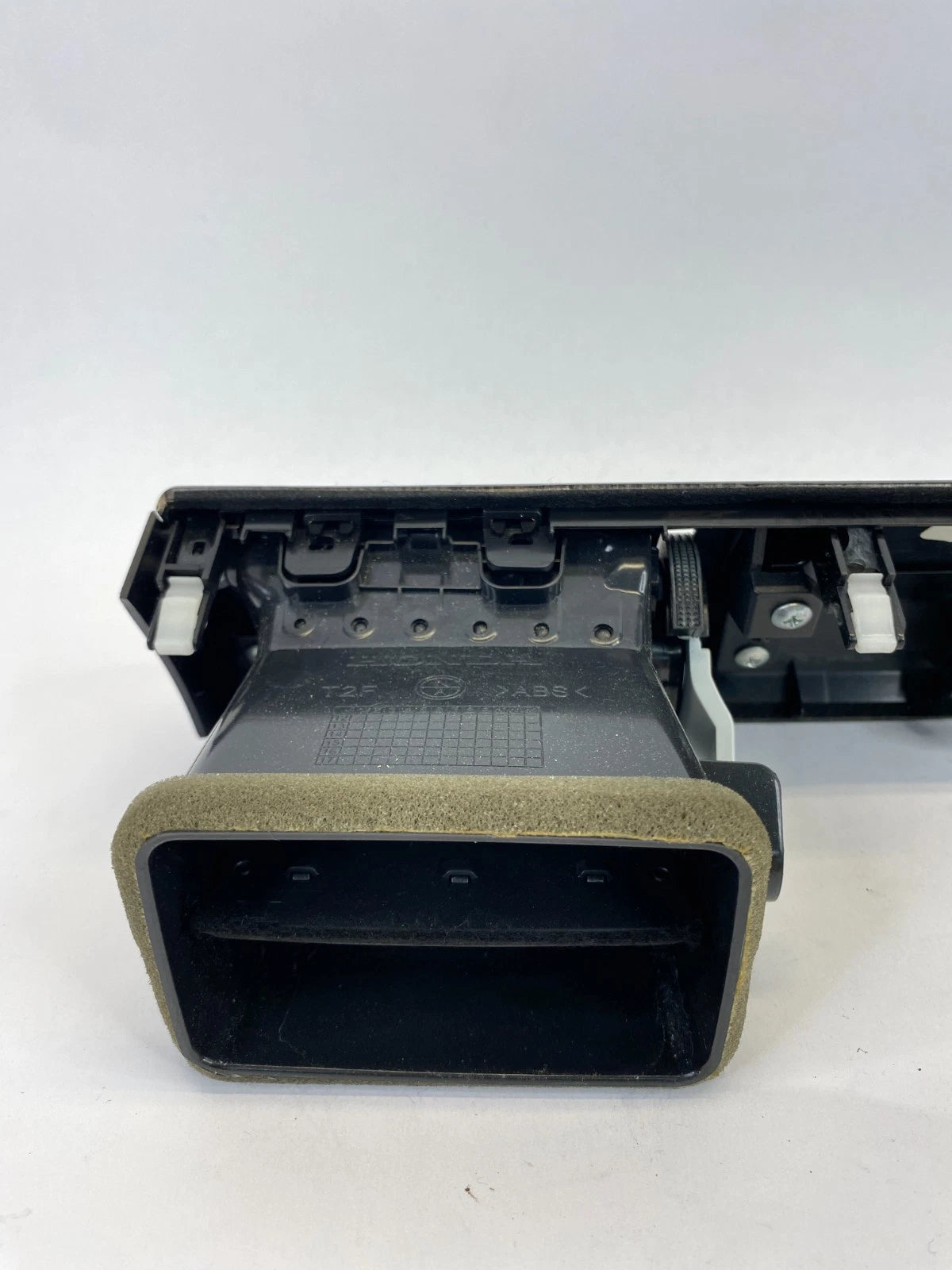 2013-2015 HONDA ACCORD LEFT OUTER DASH AC AIR VENT W TRIM BEZEL 77630-T2F-A0 OEM