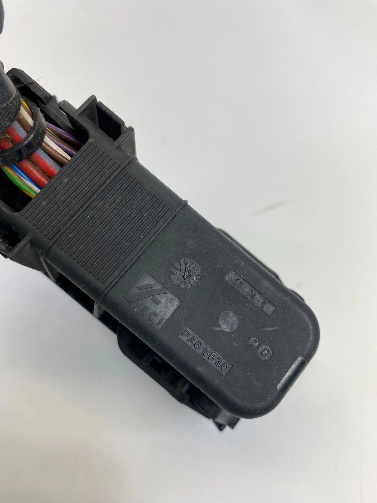 2008 08 VOLVO XC70 ABS ANTI LOCK BRAKE PUMP CONNECTOR PLUG OEM