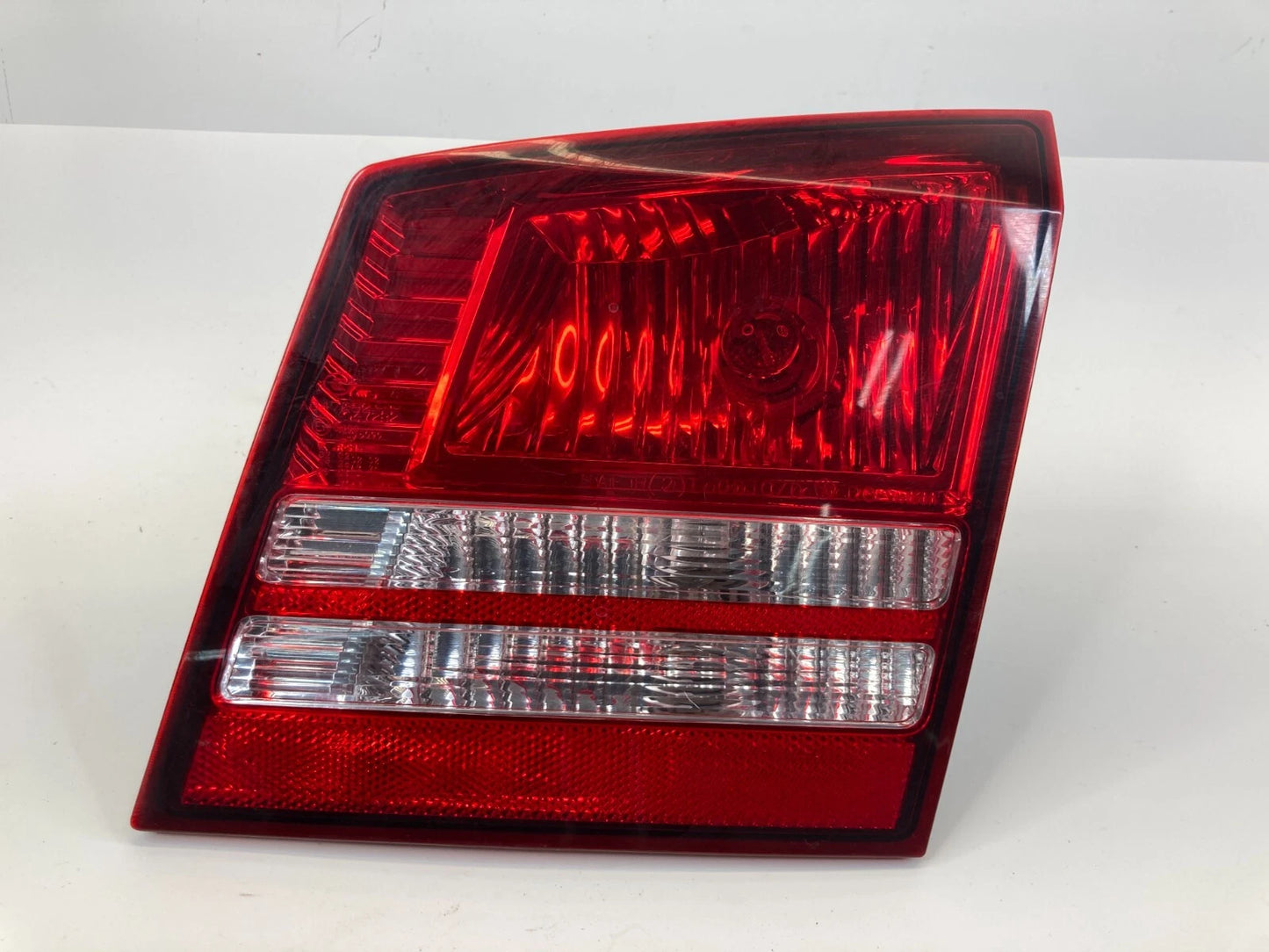 2009-2020 DODGE JOURNEY RIGHT PASSENGER SIDE INNER TRUNK TAILLIGHT 04806368A OEM