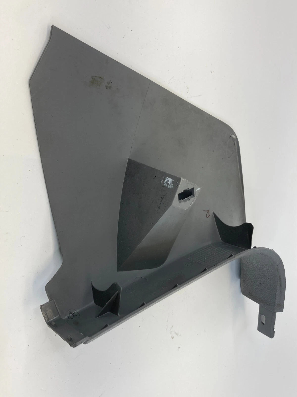 2005-2009 VOLKSWAGEN JETTA PASSENGER RIGHT SIDE LOWER KICK PANEL 1K1-863-484 OEM