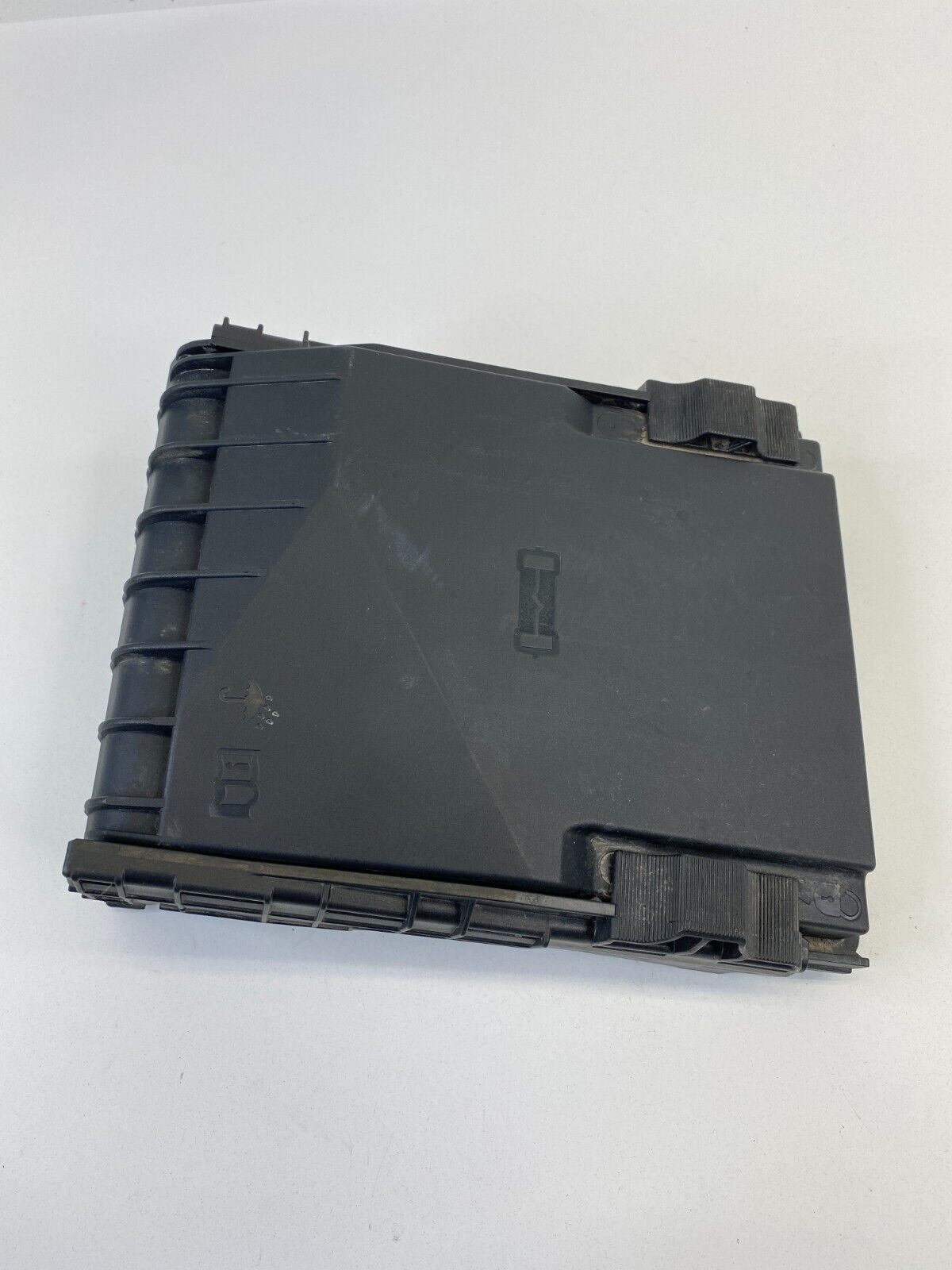 2009-2017 Volkswagen Tiguan Engine Compartment Fuse Box Cover Lid 1K0937132F OEM