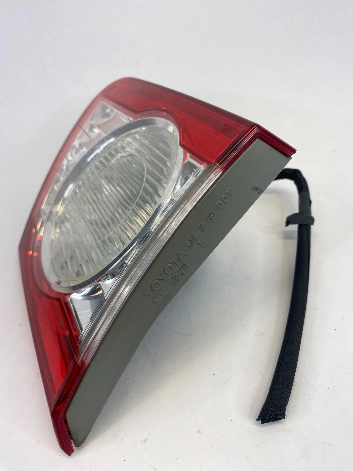 2011-2013 TOYOTA COROLLA REAR LEFT SIDE INNER LID TAIL LIGHT TAILLIGHT LAMP OEM