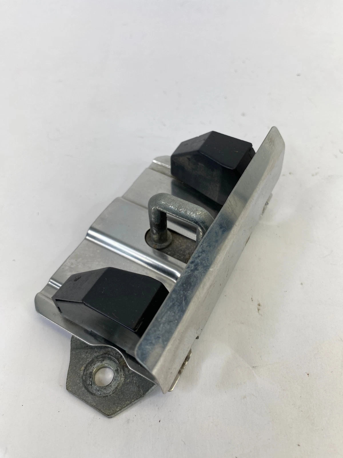 2001-2005 MERCEDES-BENZ C240 TRUNK TAILGATE LOCK STRIKER CLAMP OEM 203-740-00-32