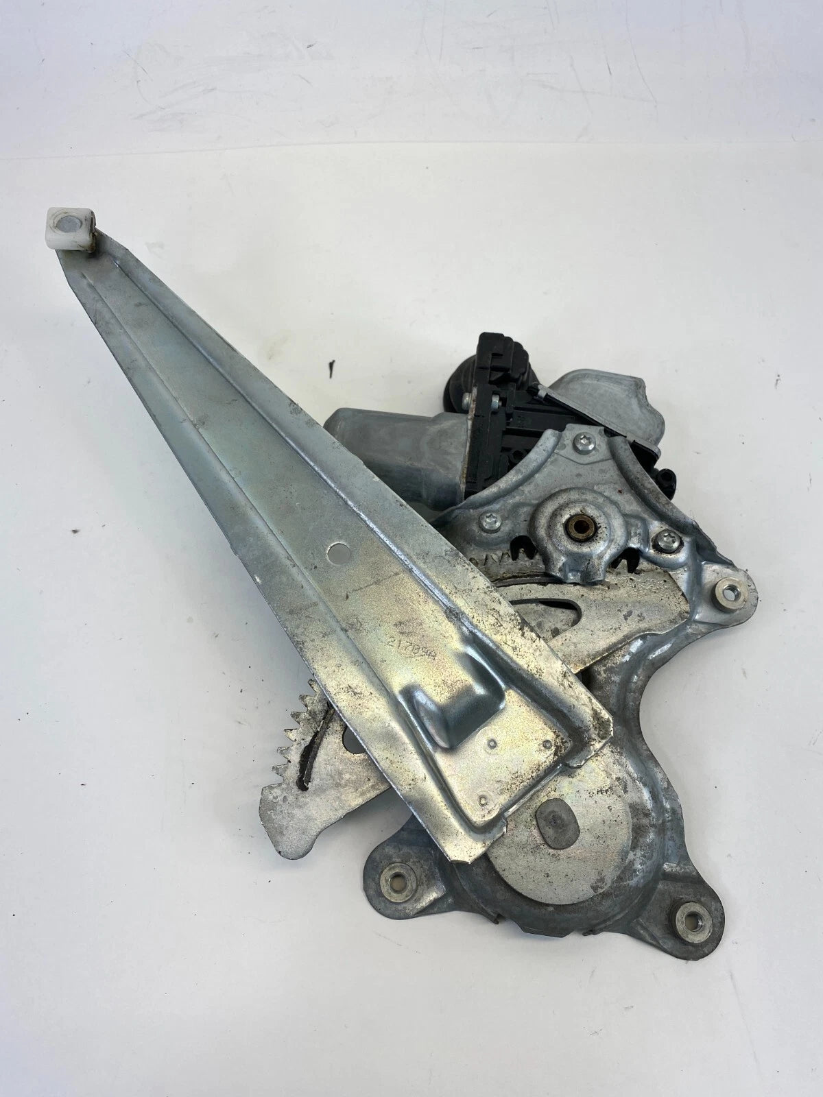 07-11 TOYOTA CAMRY REAR LEFT POWER WINDOW REGULATOR W/ MOTOR 85710-06060 OEM