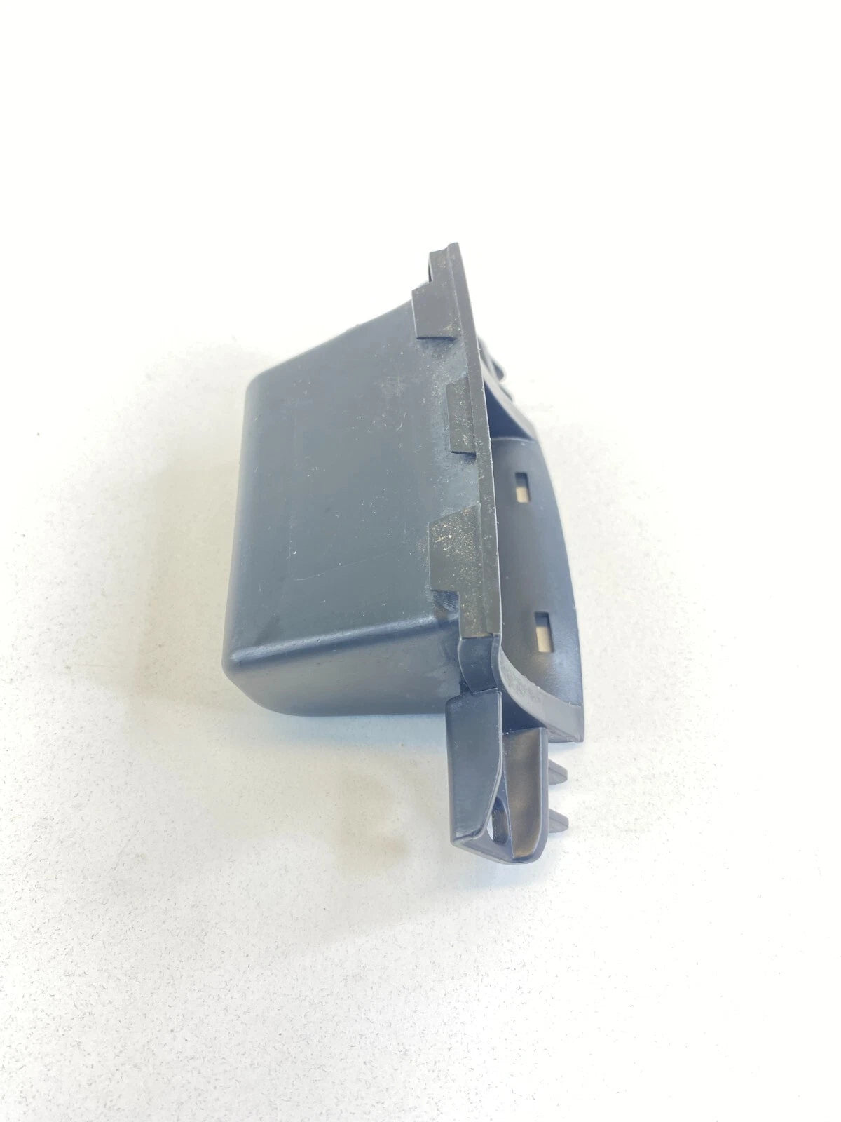 2011-2016 CHEVROLET CRUZE FRONT CENTER CONSOLE FLOOR COIN STORAGE TRAY 95494244