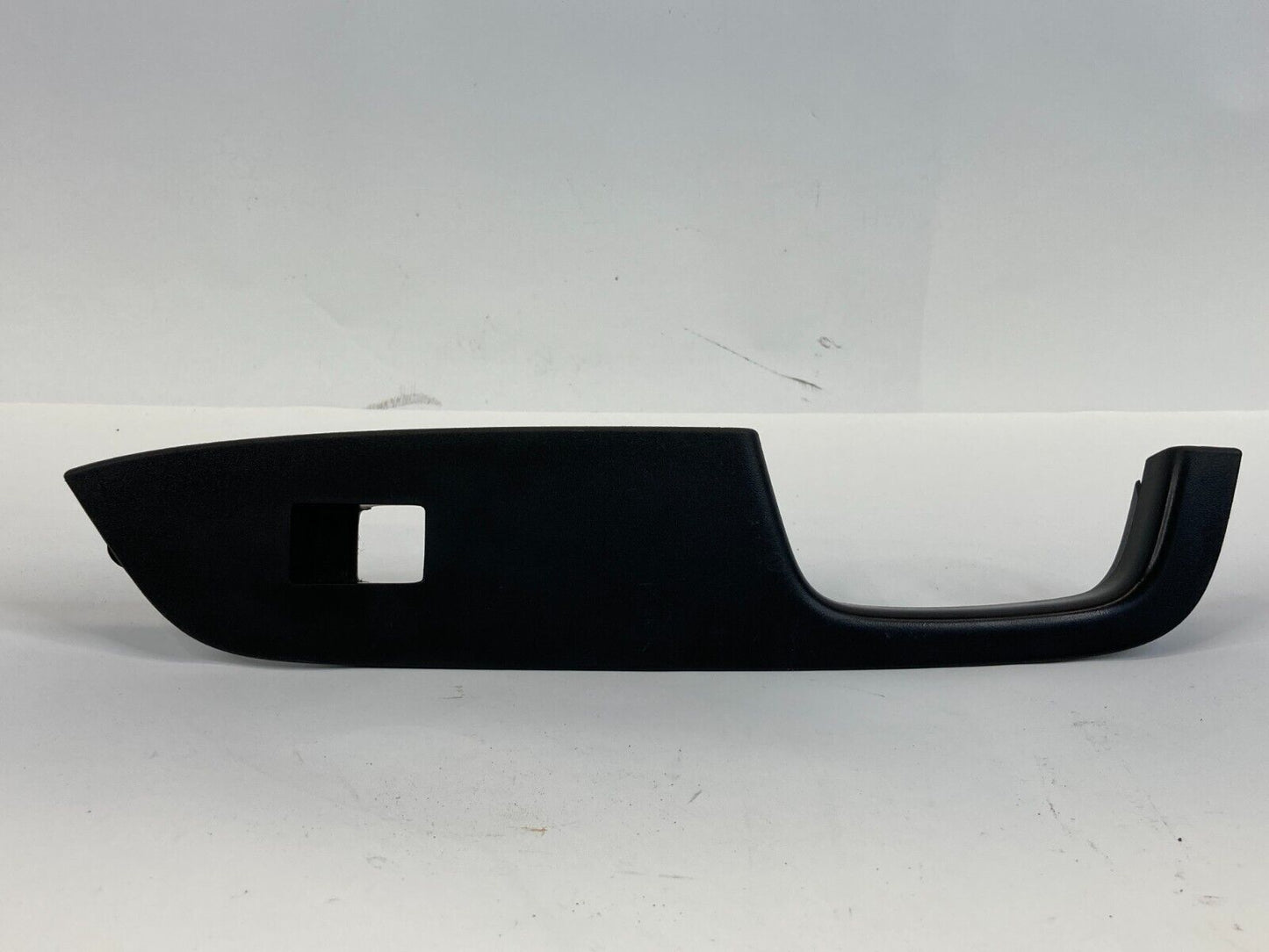 2010-2017 Chevrolet Equinox Front Right Side Power Window Switch Bezel 25946839