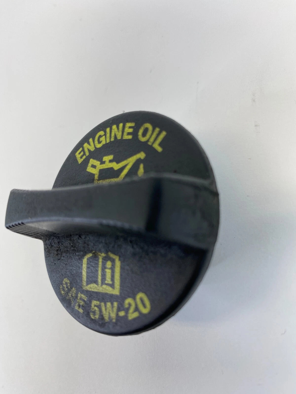 2006-2010 CHRYSLER TOWN & COUNTRY ENGINE OIL FILLER FLUID TANK CAP SAE 5W-20
