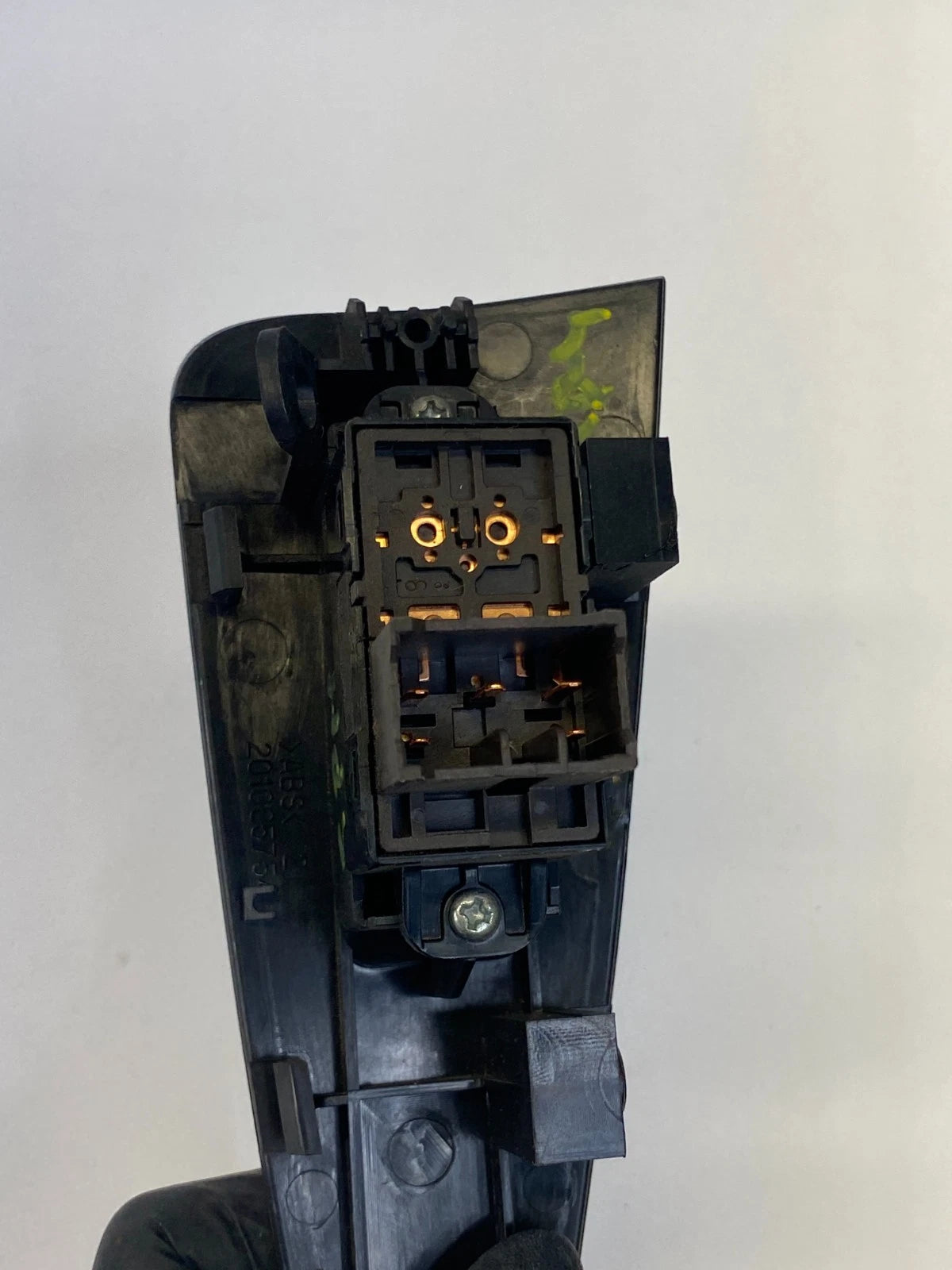 2010-2013 KIA FORTE REAR RIGHT PASSENGER POWER WINDOW SWITCH OEM 201005754
