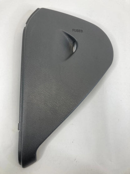 2001-2005 PONTIAC GRAND AM DASHBOARD LEFT SIDE END CAP FUSE BOX COVER 22624262
