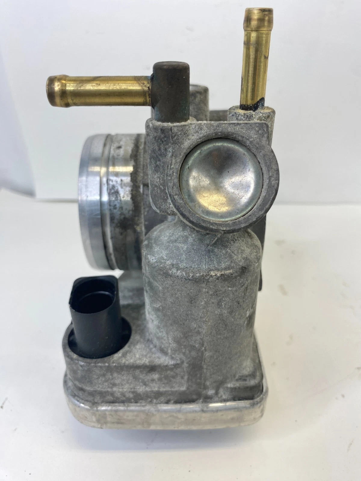 2004 2005 VW NEW BEETLE JETTA 2.0L THROTTLE BODY VALVE ASSY 06A-133-062-S OEM