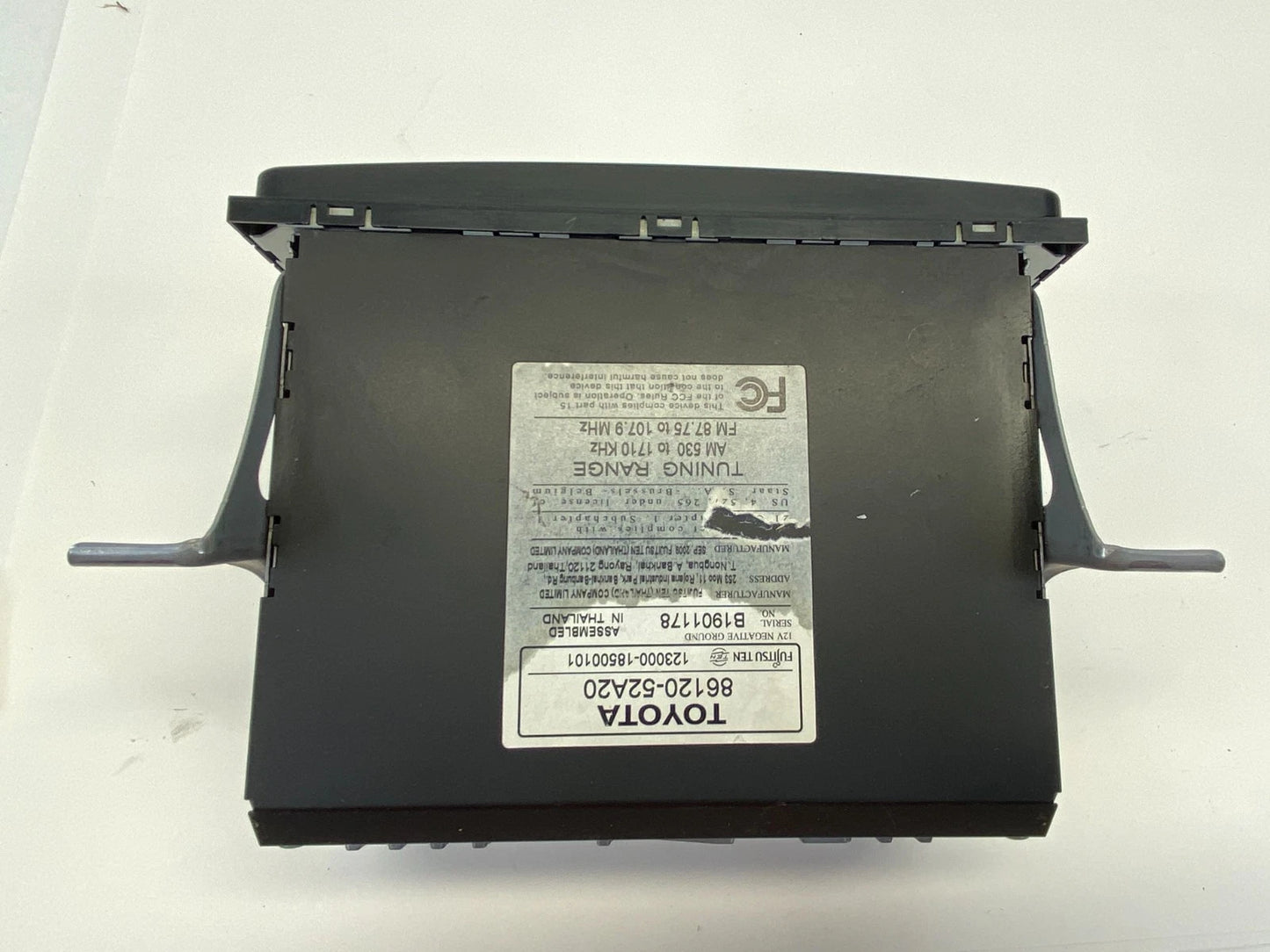 2008-2011 TOYOTA YARIS HATCHBACK AM/FM RADIO CD RECEIVER 86120-52A20 OEM