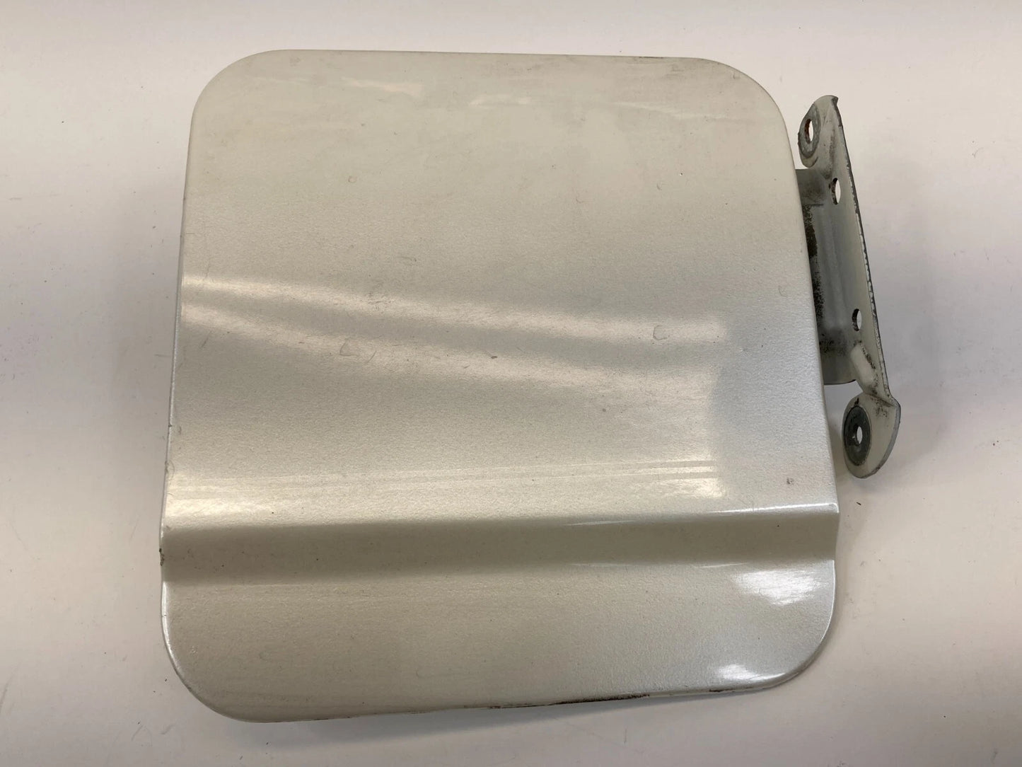 2000-2005 CADILLAC DEVILLE FUEL FILLER DOOR GAS TANK LID COVER OEM