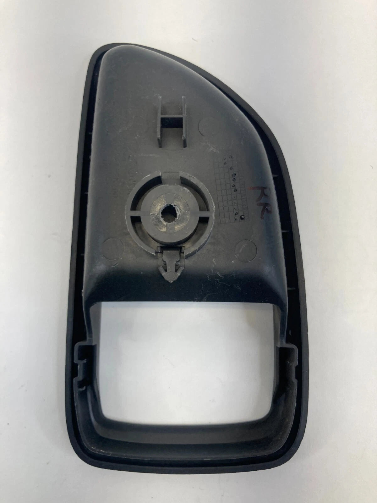 10-13 KIA SOUL REAR RIGHT SIDE INNER DOOR HANDLE COVER BEZEL TRIM 82611-2K100