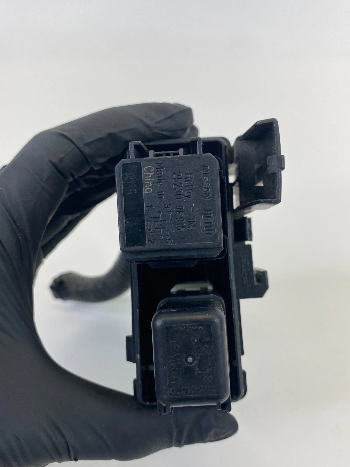 2007 2008 INFINITI G35 3.5L ENGINE COMPARTMENT HORN RELAY JUNCTION BLOCK