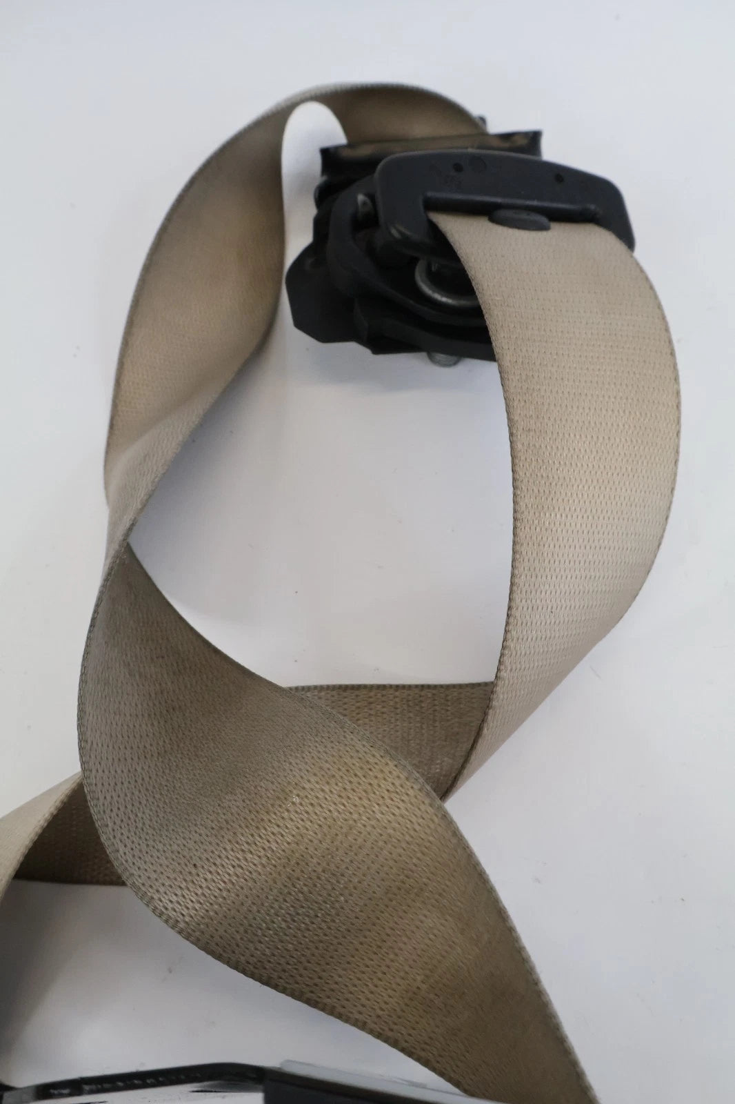 2012-2016 MERCEDES W212 E350 FRONT LEFT SIDE SEAT BELT RETRACTOR A2128609385 OEM