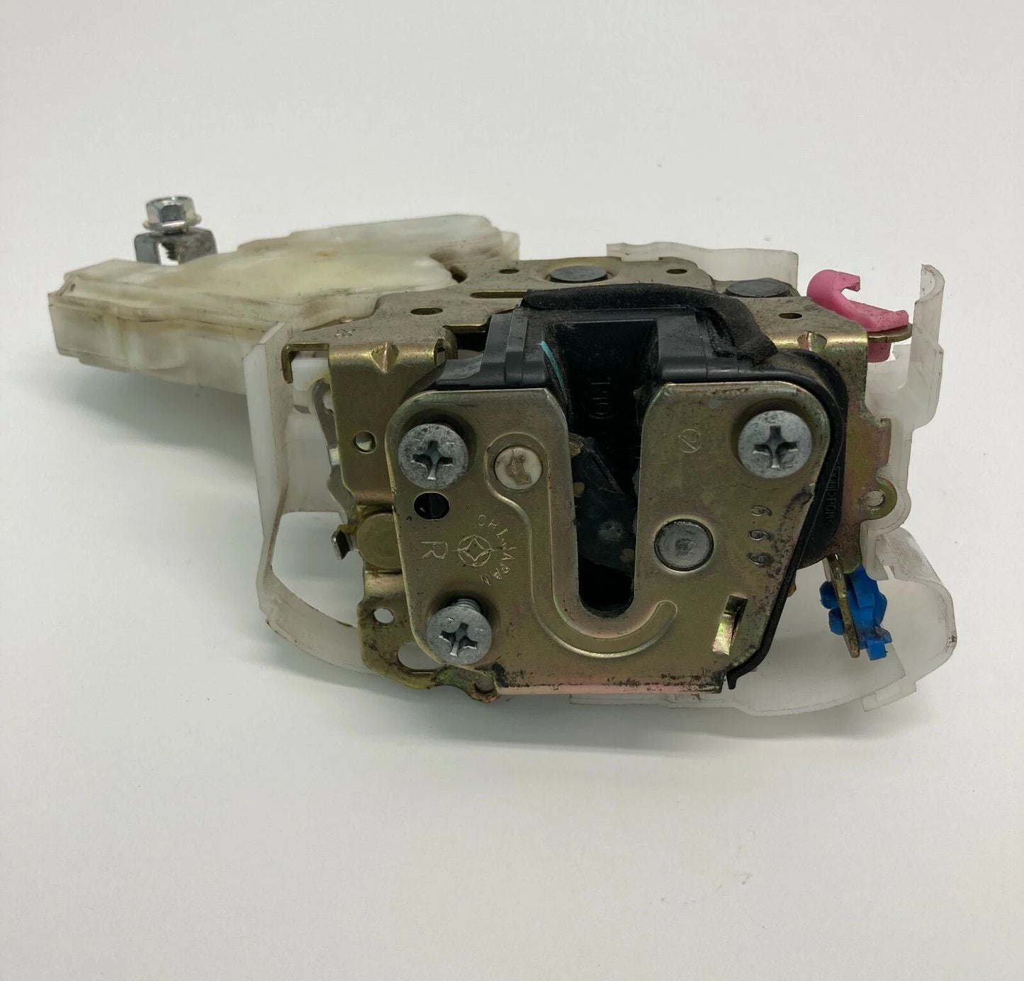 2002-2007 SUBARU IMPREZA SEDAN FRONT RIGHT DOOR LOCK LATCH RELEASE 61100FE000