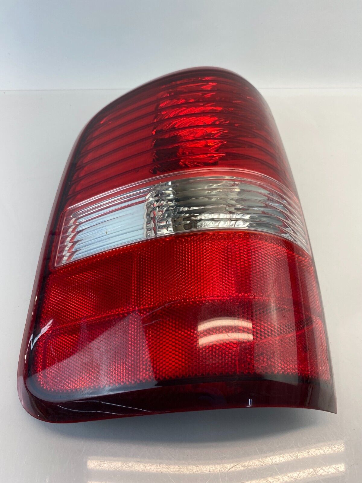 2004-2008 Ford F-150 Left Driver Side Tail Light Taillight Lamp 4L34-I3B505-A