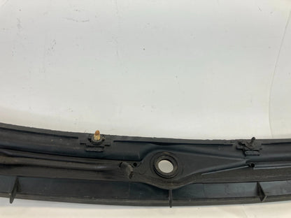 1999 2000 BMW 323I FRONT LOWER WINDSHIELD COWL PANEL COVER TOP TRIM 8-208-483