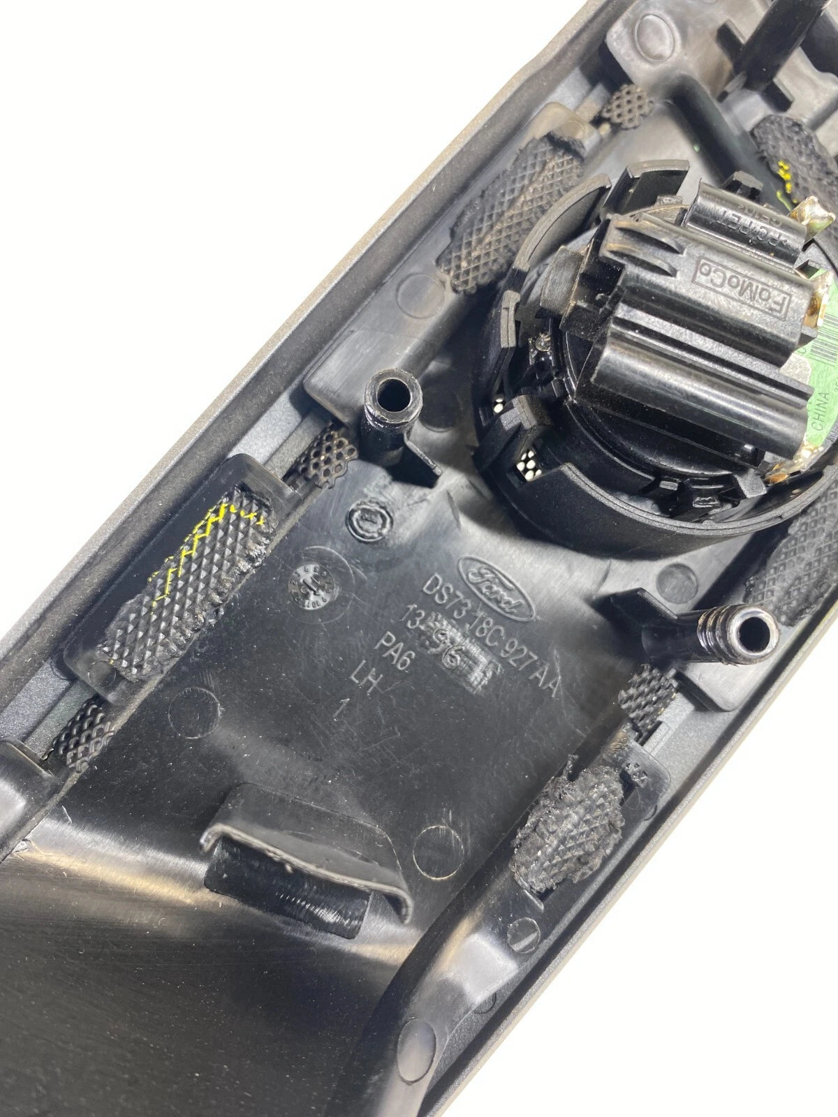 13-16 FORD FUSION REAR LEFT SIDE INTERIOR DOOR HANDLE W/ BEZEL TRIM DS7318C927AA