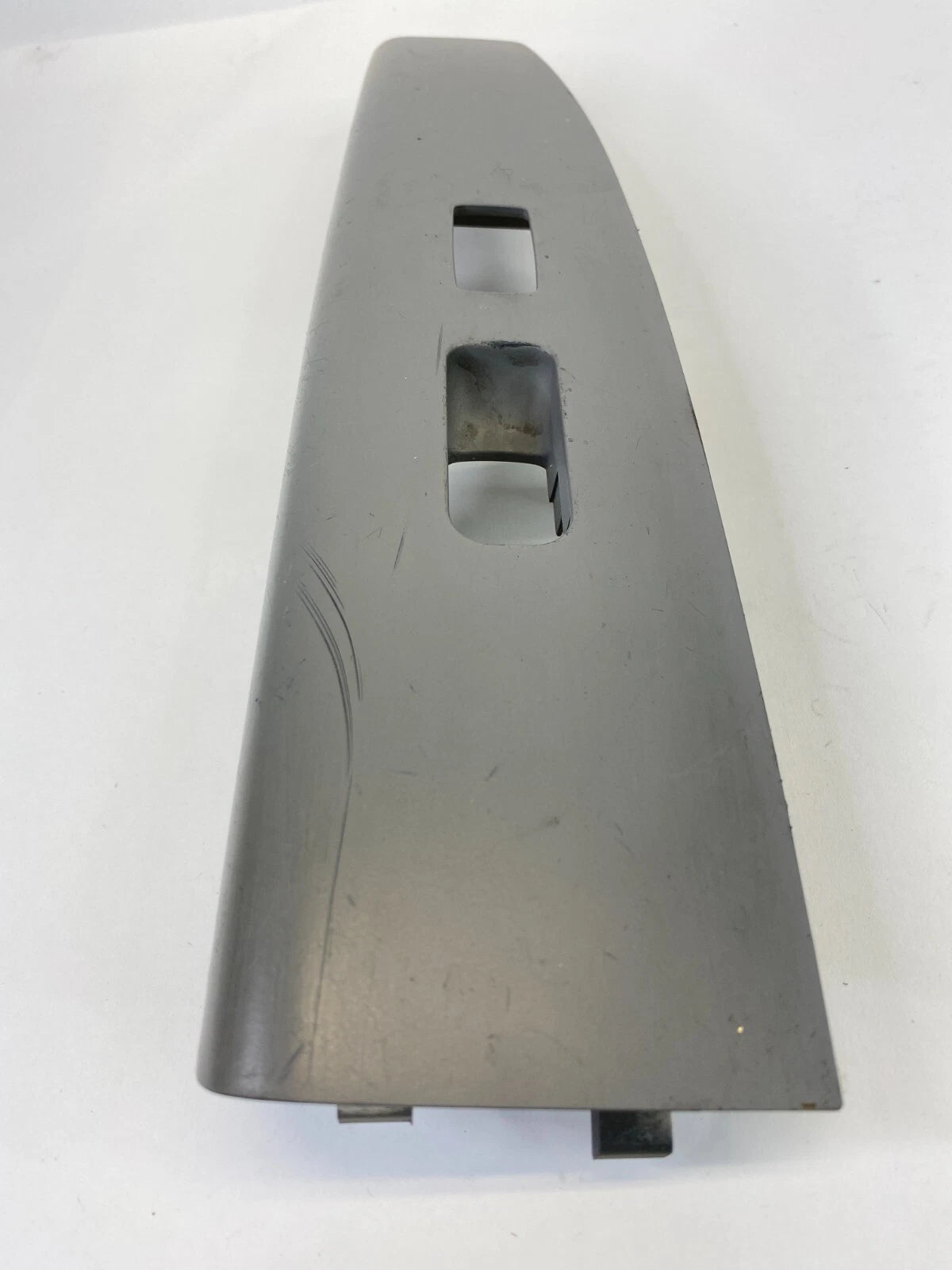 2007-2009 HYUNDAI SANTA FE FRONT RIGHT PASSENGER WINDOW SWITCH BEZEL TRIM OEM