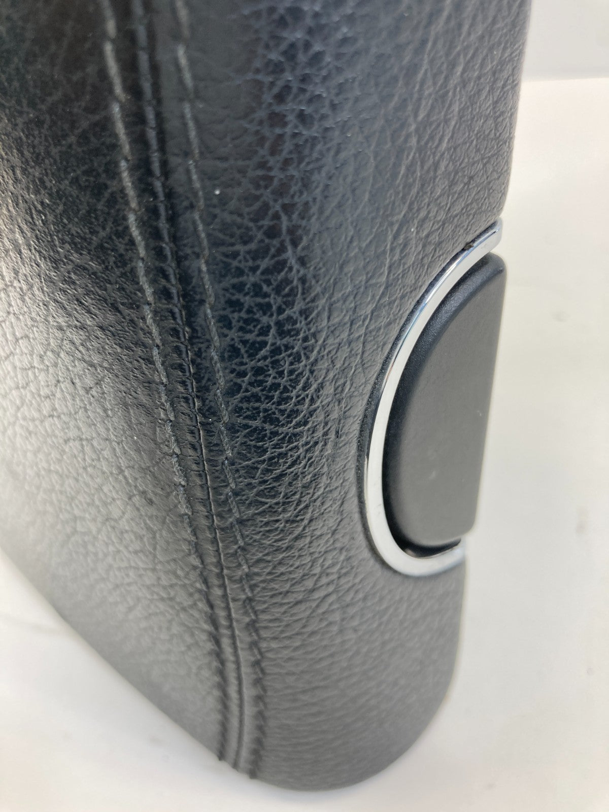 2006 Mercedes-Benz CLS500 07-11 CLS550 Center Console Top Armrest Lid Cover OEM