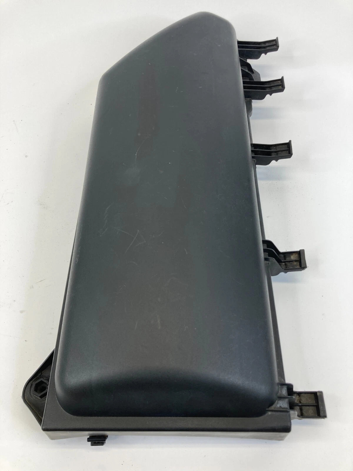 04-07 BMW 530I UNDER HOOD LEFT CABIN AIR MICRO FILTER HOUSING UPPER COVER TRIM